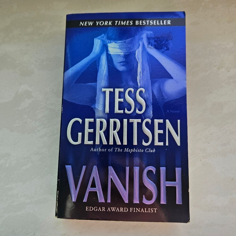 Tess Gerritsen 'Vanish' Book